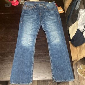 True Religion Straight Medium Wash Size 34 NWT